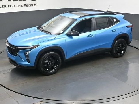 New 2026 Chevrolet Trax LT w/ Sunroof Package FWD image 22