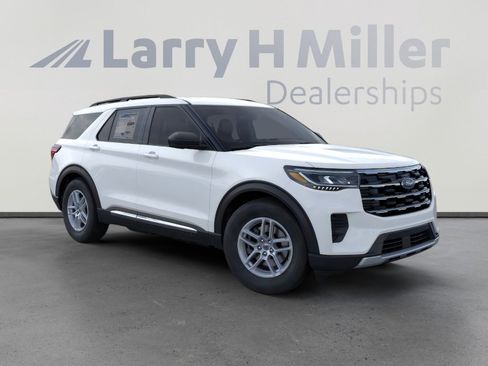New 2025 Ford Explorer Active image 7