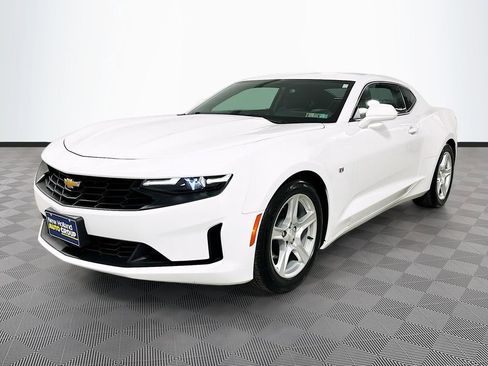 Used 2023 Chevrolet Camaro LT RWD image 3