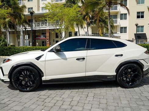 Used 2023 Lamborghini Urus Performante image 15