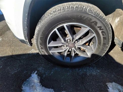 Used 2019 Jeep Grand Cherokee Limited image 7