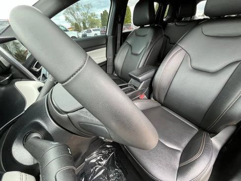 Used 2024 Jeep Compass Limited AWD/4WD image 14