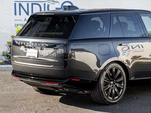 Used 2025 Land Rover Range Rover Autobiography image 7