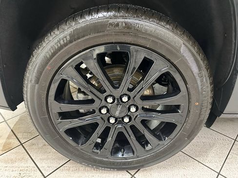 Certified 2023 GMC Acadia SLT w/ Elevation Edition image 14