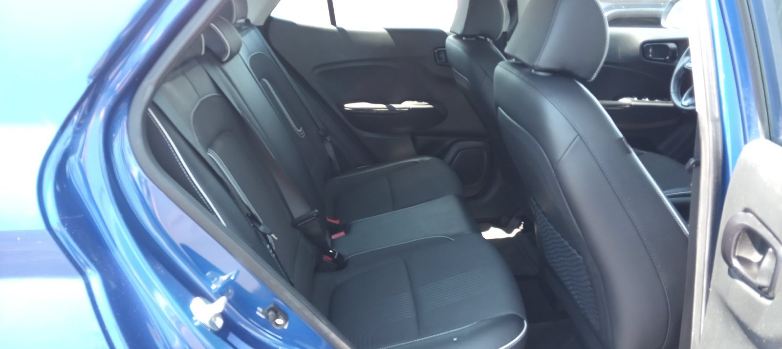Used 2022 Hyundai Venue Limited FWD image 22