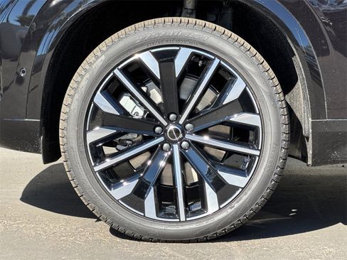 New 2026 Volvo XC90 T8 Plus image 26