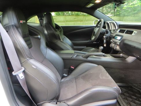 Used 2015 Chevrolet Camaro Z/28 RWD image 23