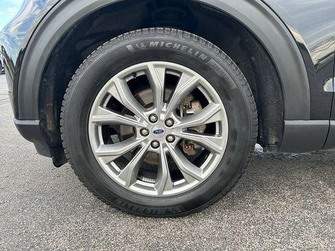 Used 2022 Ford Explorer Limited w/ Equipment Group 301A AWD/4WD image 26