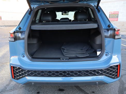 Certified 2025 Volkswagen Tiguan SEL R-Line AWD/4WD image 5