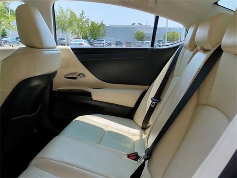 Used 2022 Lexus ES 350 w/ Premium Package image 13