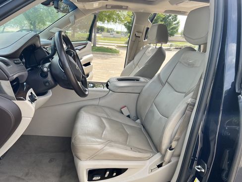 Used 2017 Cadillac Escalade Luxury RWD image 26