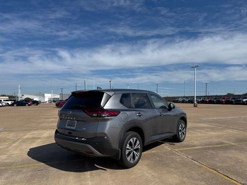 Certified 2023 Nissan Rogue SV FWD image 23