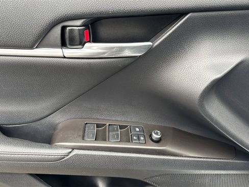 Used 2021 Toyota Camry XSE image 11