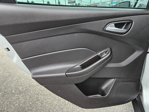 Used 2013 Ford Focus SE FWD image 15
