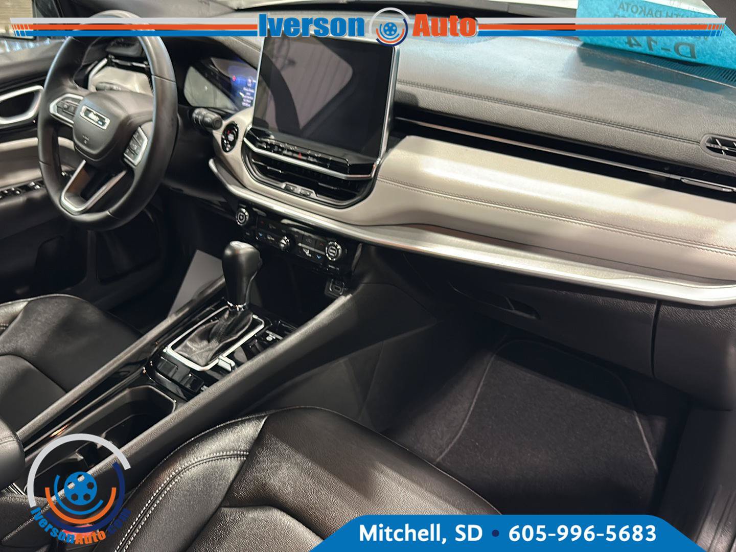 Used 2025 Jeep Compass Limited AWD/4WD image 33