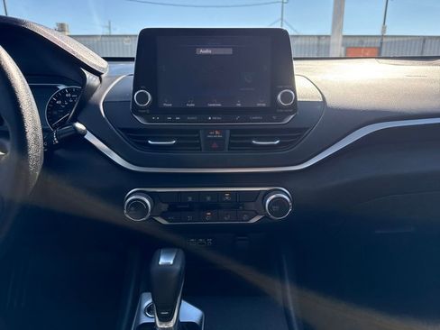 Used 2022 Nissan Altima 2.5 SV image 18