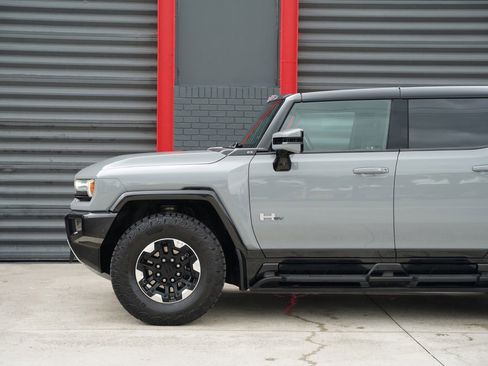 Used 2024 GMC Hummer EV 2X w/ Extreme Off-Road Package AWD/4WD image 11
