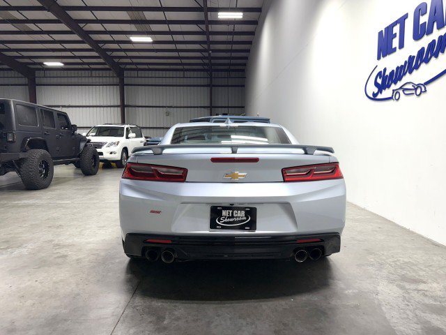 Used 2017 Chevrolet Camaro SS RWD image 8