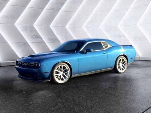Used 2021 Dodge Challenger GT image 3