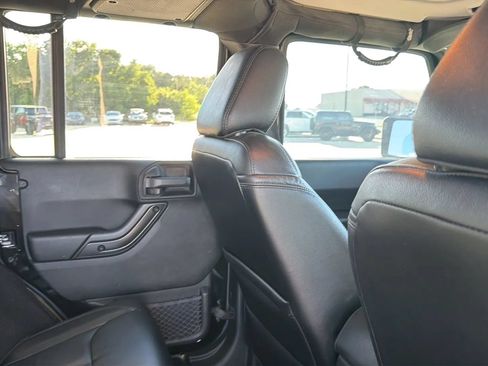Used 2017 Jeep Wrangler Unlimited Sahara AWD/4WD image 74