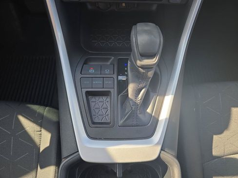 Used 2022 Toyota RAV4 XLE w/ XLE Grade Weather Package FWD image 14
