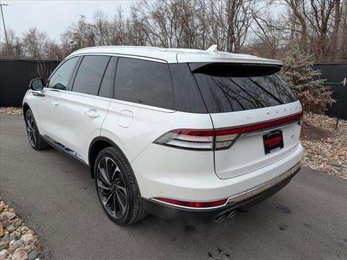 Certified 2023 Lincoln Aviator Reserve w/ Equipment Group 201A image 3