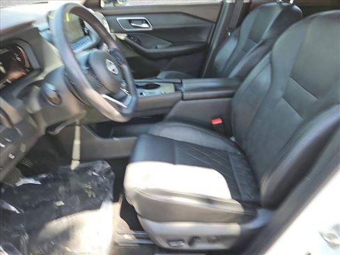 Used 2023 Nissan Rogue Platinum w/ Platinum Premium Package FWD image 24