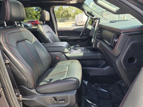 Used 2022 Ford Expedition Limited RWD image 17