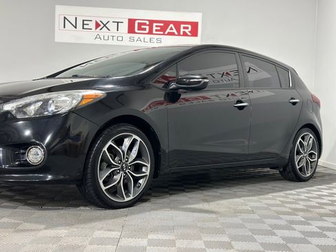 Used 2015 Kia Forte SX w/ SX Premium Package image 5