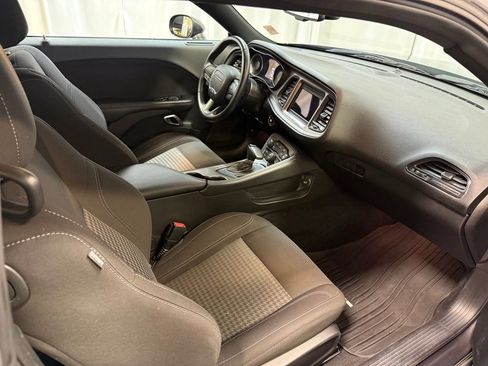 Used 2023 Dodge Challenger SXT RWD image 17
