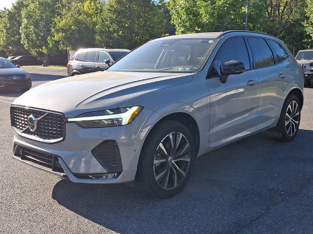 Used 2025 Volvo XC60 B5 Plus w/ Climate Package AWD/4WD image 3
