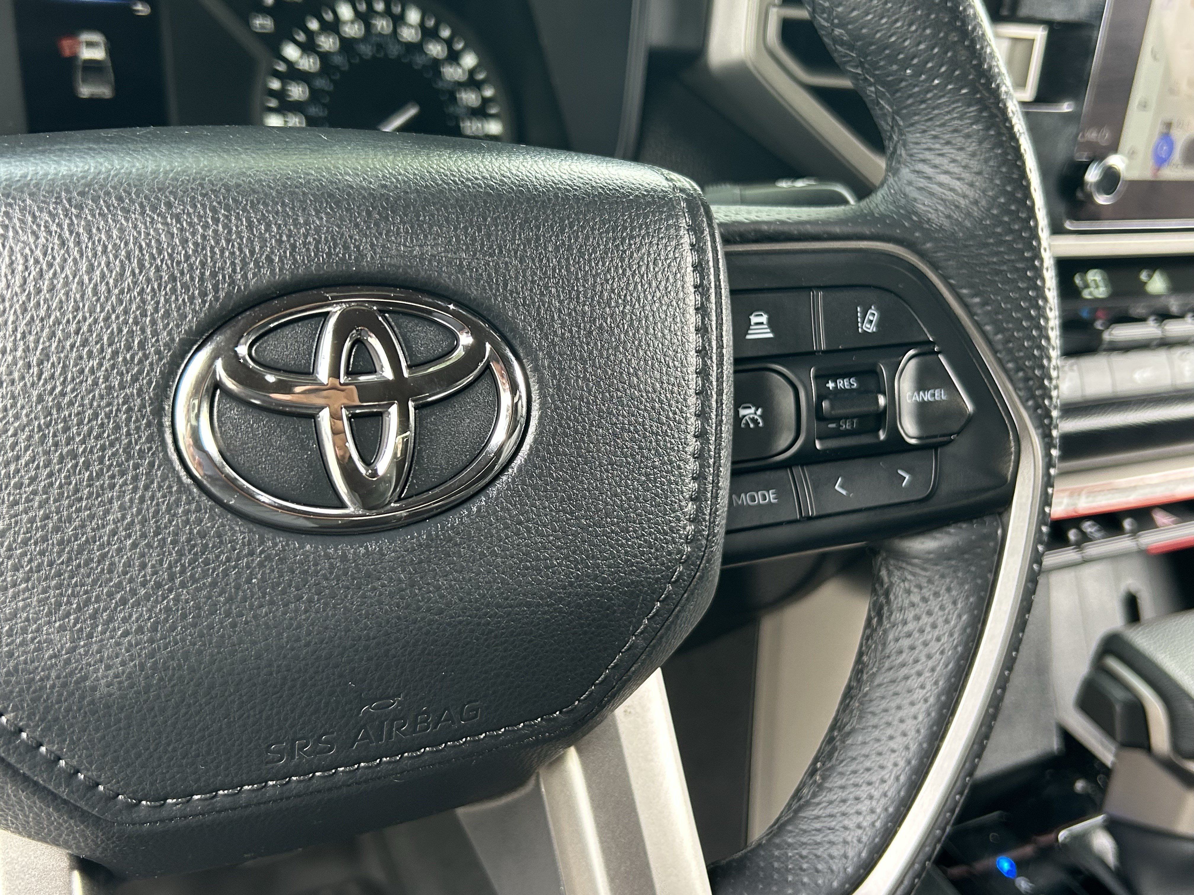 Used 2025 Toyota Tundra SR5 w/ SR5 Premium Package AWD/4WD image 29
