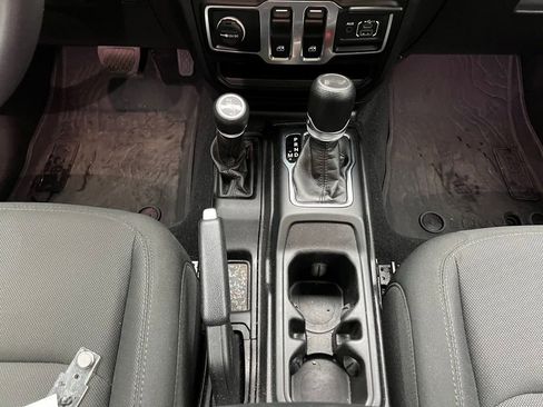 Used 2023 Jeep Wrangler Willys image 9