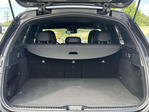 Used 2025 Mercedes-Benz GLC 300 4MATIC image 12