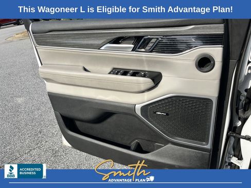 Used 2024 Jeep Wagoneer L Series II image 15