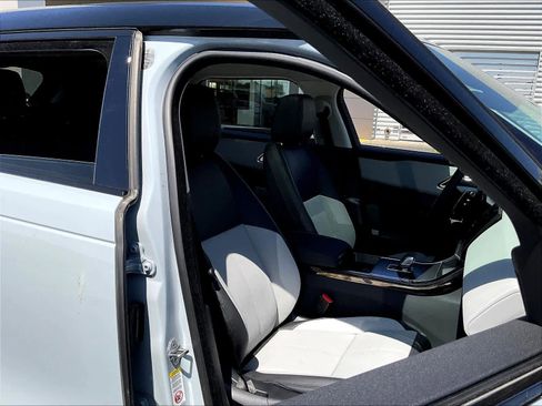 New 2025 Land Rover Range Rover Velar Dynamic SE image 30