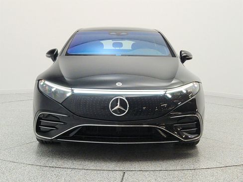 Used 2022 Mercedes-Benz EQS 580 4MATIC Sedan image 2