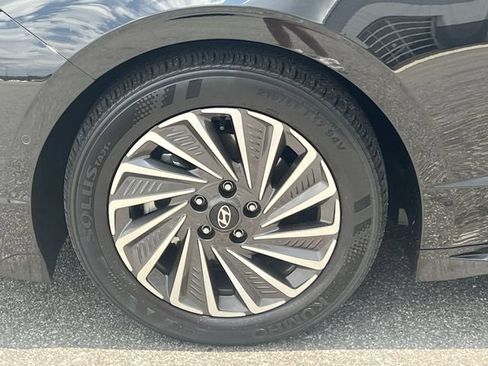 Certified 2025 Hyundai Sonata Limited FWD image 44