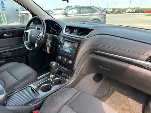 Used 2015 Chevrolet Traverse LT w/ Style and Technology Package FWD image 33