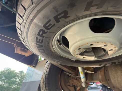 Used 2005 GMC Sierra 3500 SLT w/ Heavy-Duty Power Package image 18