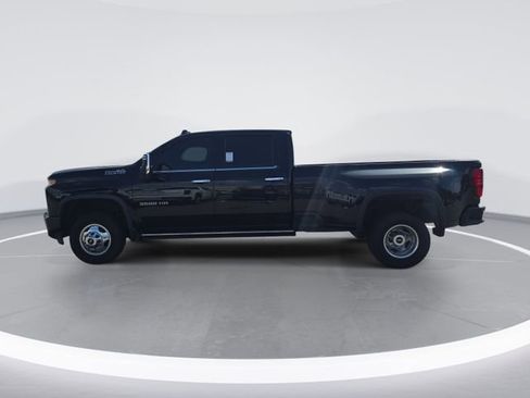 Used 2022 Chevrolet Silverado 3500 High Country w/ Technology Package image 6