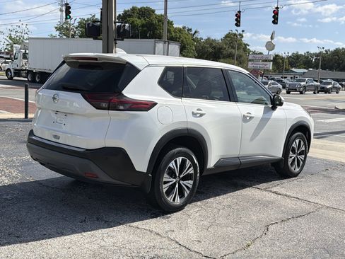 Used 2021 Nissan Rogue SV FWD image 3