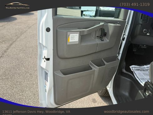 Used 2021 GMC Savana 3500 Extended w/ Power Convenience Package RWD image 9
