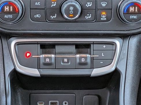 Used 2023 GMC Terrain SLE w/ Driver Convenience Package image 19