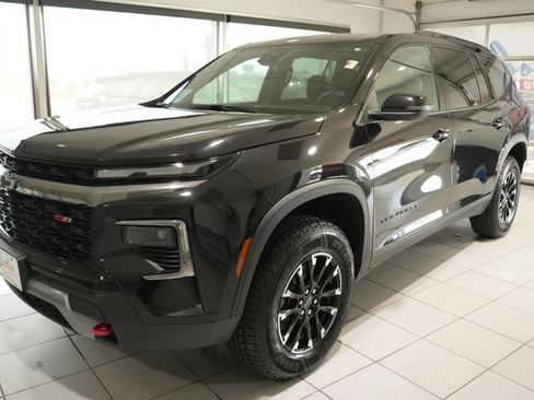 Used 2025 Chevrolet Traverse Z71 AWD/4WD image 5