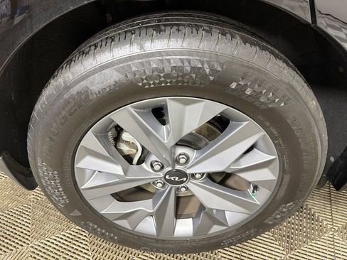 Used 2025 Kia Sportage SX image 19