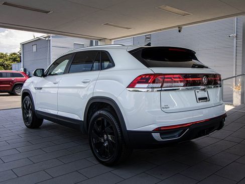 New 2026 Volkswagen Atlas Cross Sport SE FWD image 15