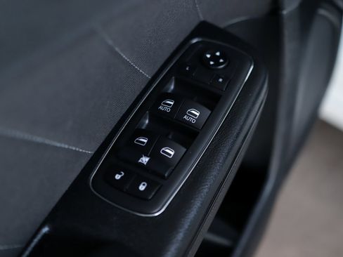 Used 2020 Dodge Charger SXT w/ Blacktop Package image 25