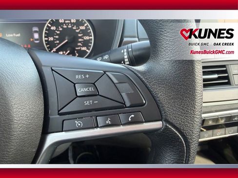 Used 2024 Nissan Altima 2.5 SV image 10