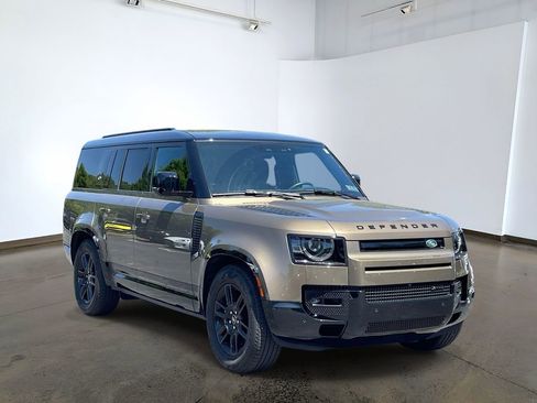 Used 2023 Land Rover Defender 130 X-Dynamic SE AWD/4WD image 3